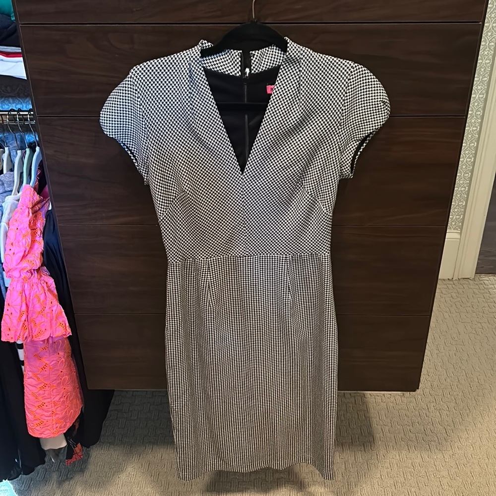 Houndstooth fabric, great work dress, size 2